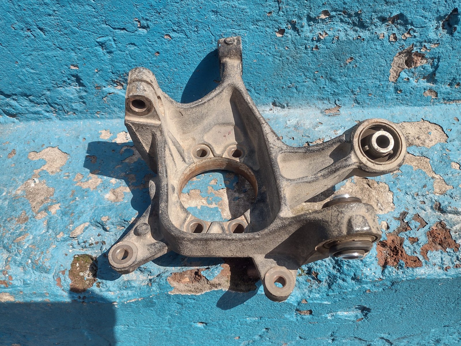 Muñon trasero izquierdo Subaru Forester 2009 - 2012 - Imagen 3