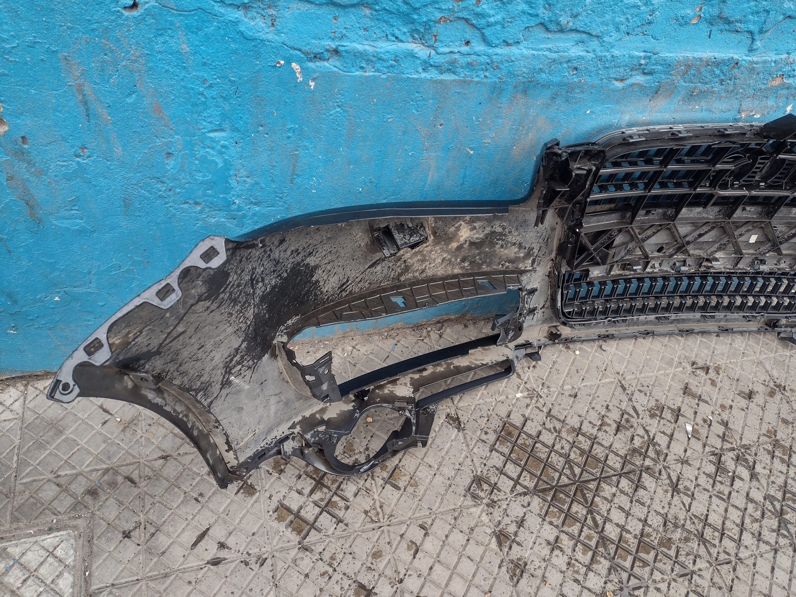 Parachoque delantero Audi Q7 2006 - 2009 - Imagen 7