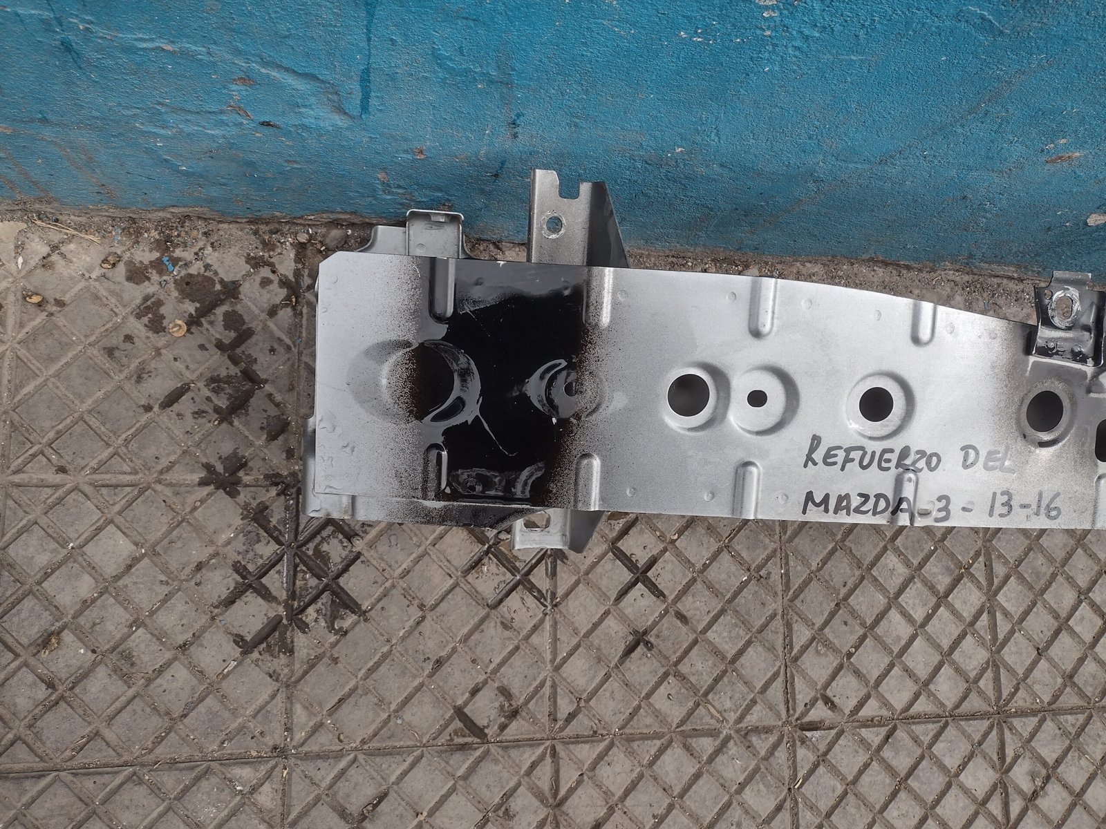 Refuerzo delantero parachoque Mazda 3 2013 - 2016 - Imagen 10