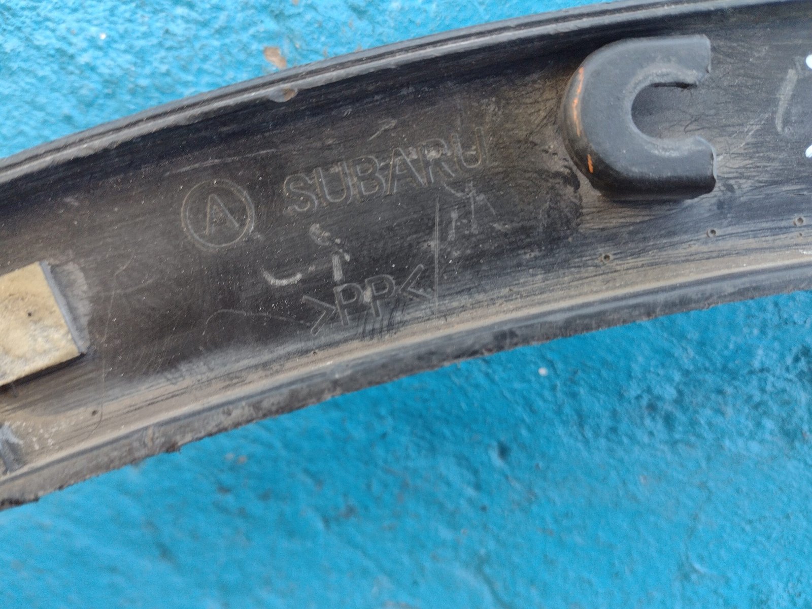 Moldura delantera derercha Subaru Tribeca 2006 - 2014 - Imagen 7