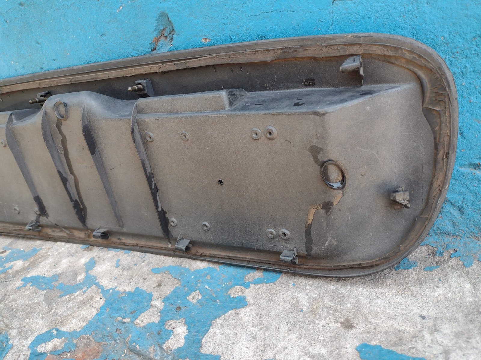 Moldura de tapa maleta Fiat marea 1998 - 2000 - Imagen 6
