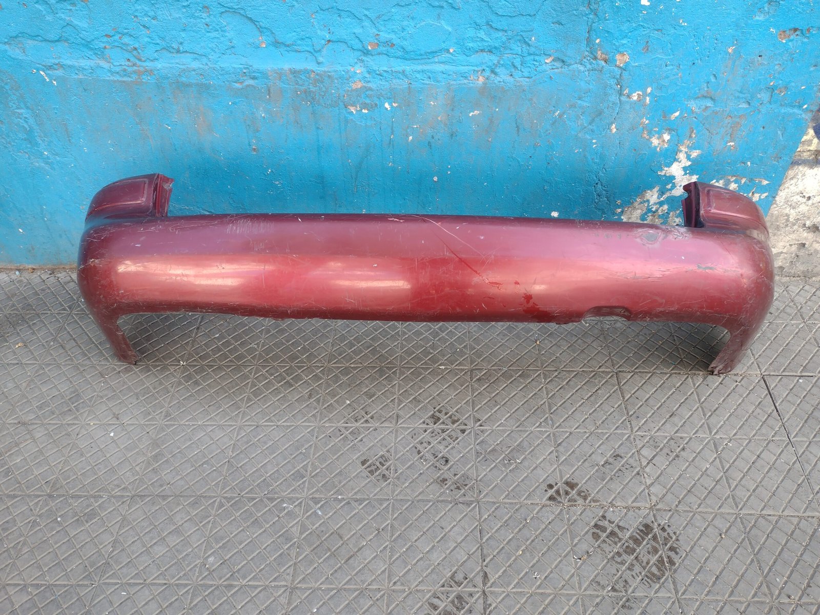 Parachoque trasero Hyundai trajet 2001 - 2004
