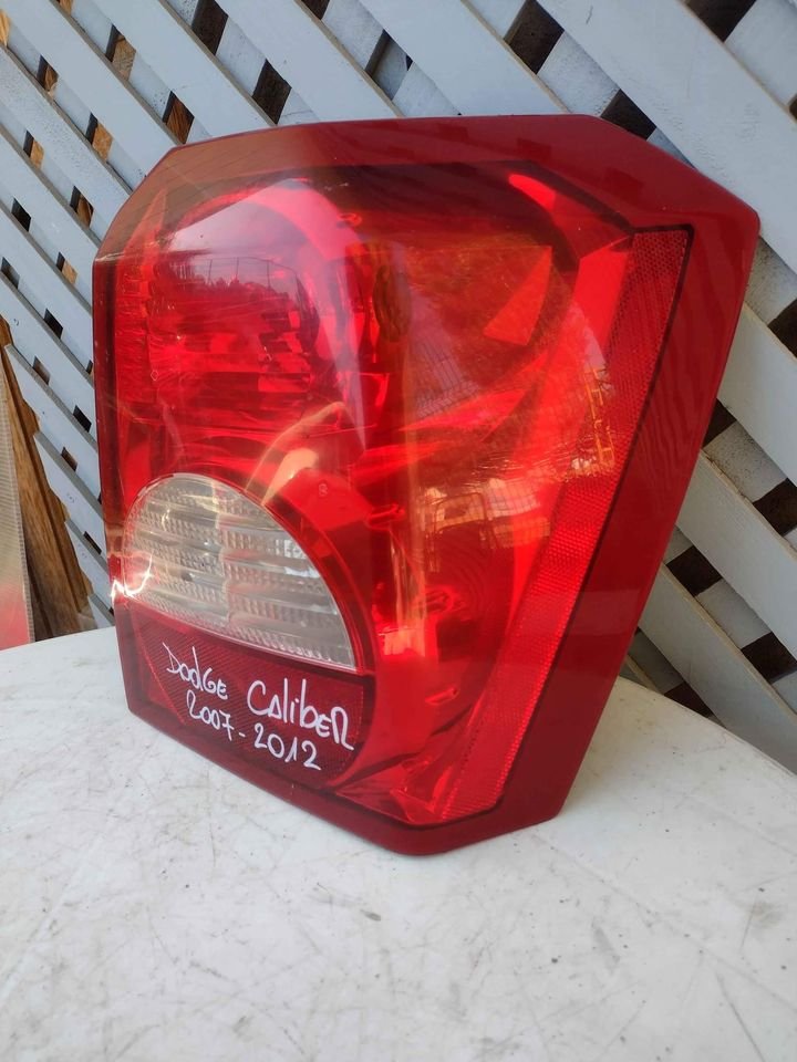 Foco trasero derecho Dodge caliber 2007 - 2012 - Imagen 2