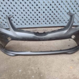 Parachoque delantero Toyota Avensis 2013 - 2015