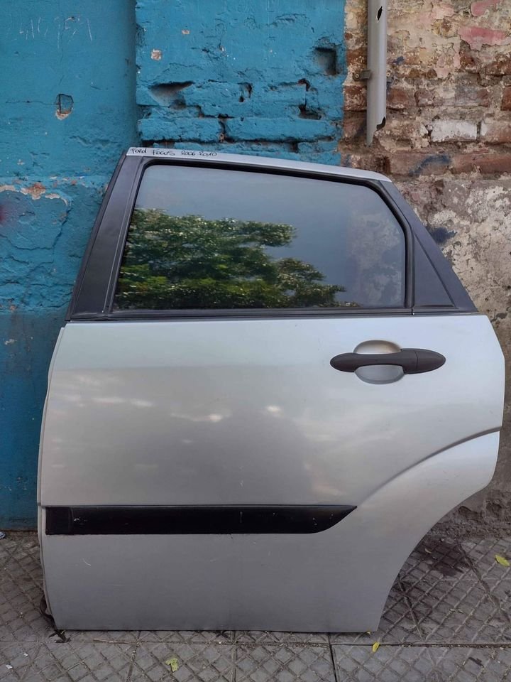 Puerta trasera izquierda Ford Focus 2006 - 2010 HB - Imagen 2