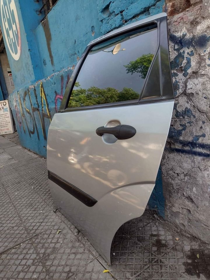 Puerta trasera izquierda Ford Focus 2006 - 2010 HB - Imagen 5