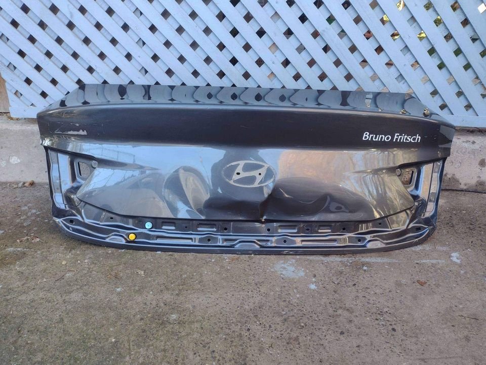 Tapa maleta Hyundai grand i10 2021 - 2023