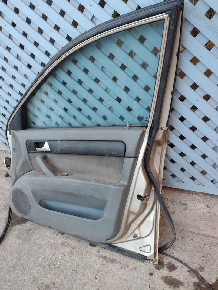 Puerta delantera derecha Chevrolet Optra 2007 - 2014 - Imagen 5