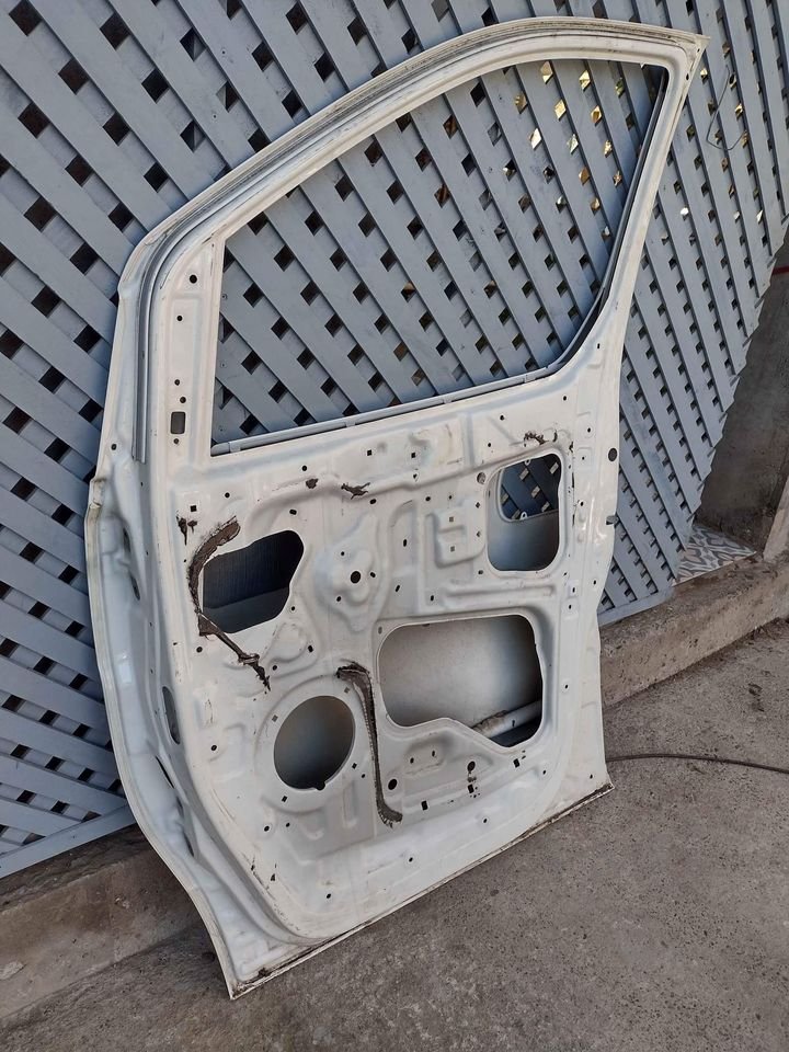 Puerta delantera derecha Hyundai H1 2008 - 2015 - Imagen 7