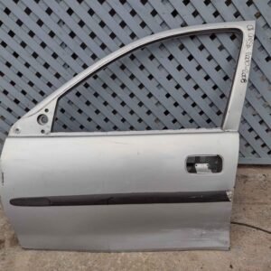 Puerta delantera izquierda Chevrolet Corsa 2000 - 2008