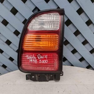 Foco trasero izquierdo Toyota Rav4 1998 - 2000