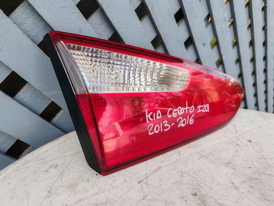 Foco trasero izquierdo de maleta kia cerato 2013 - 2016 - Imagen 2