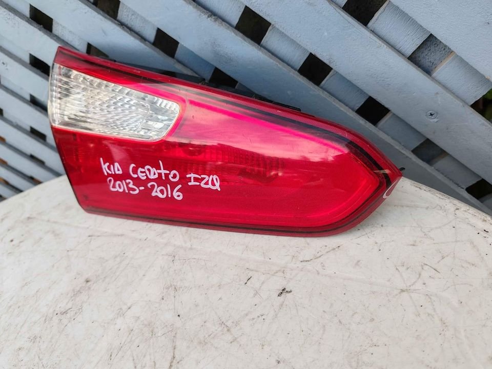 Foco trasero izquierdo de maleta kia cerato 2013 - 2016 - Imagen 3