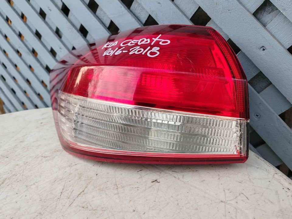 Foco trasero izquierdo kia cerato 2016 - 2018 - Imagen 2