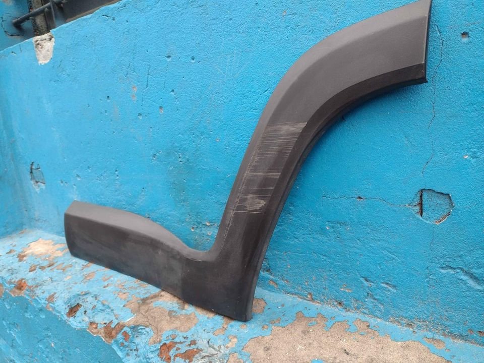 Moldura de puerta trasera izquierda Jeep Renegade 2016 - 2022 - Imagen 3