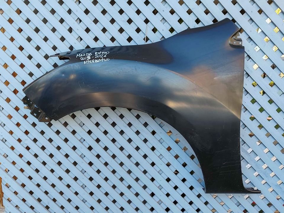 Tapabarro izquierdo mazda bt50 2015 - 2021