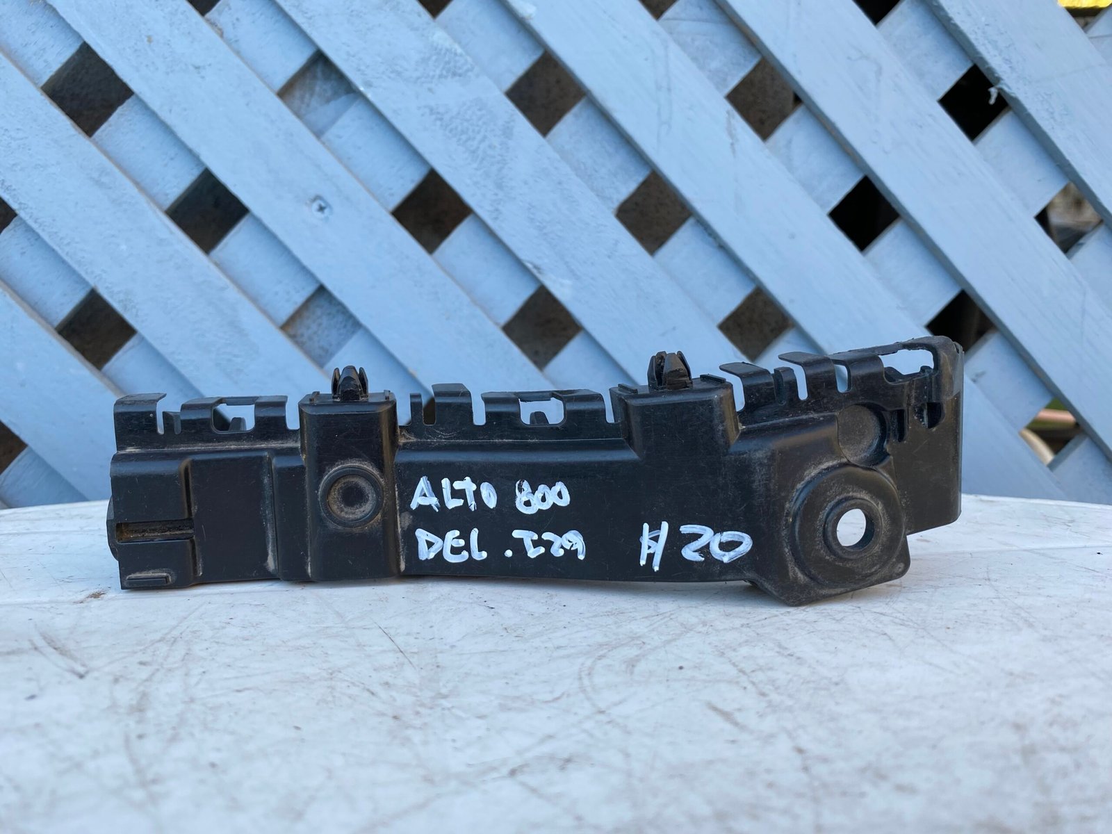 Mensula delantera izquierda Suzuki Alto 800 2013 - 2020