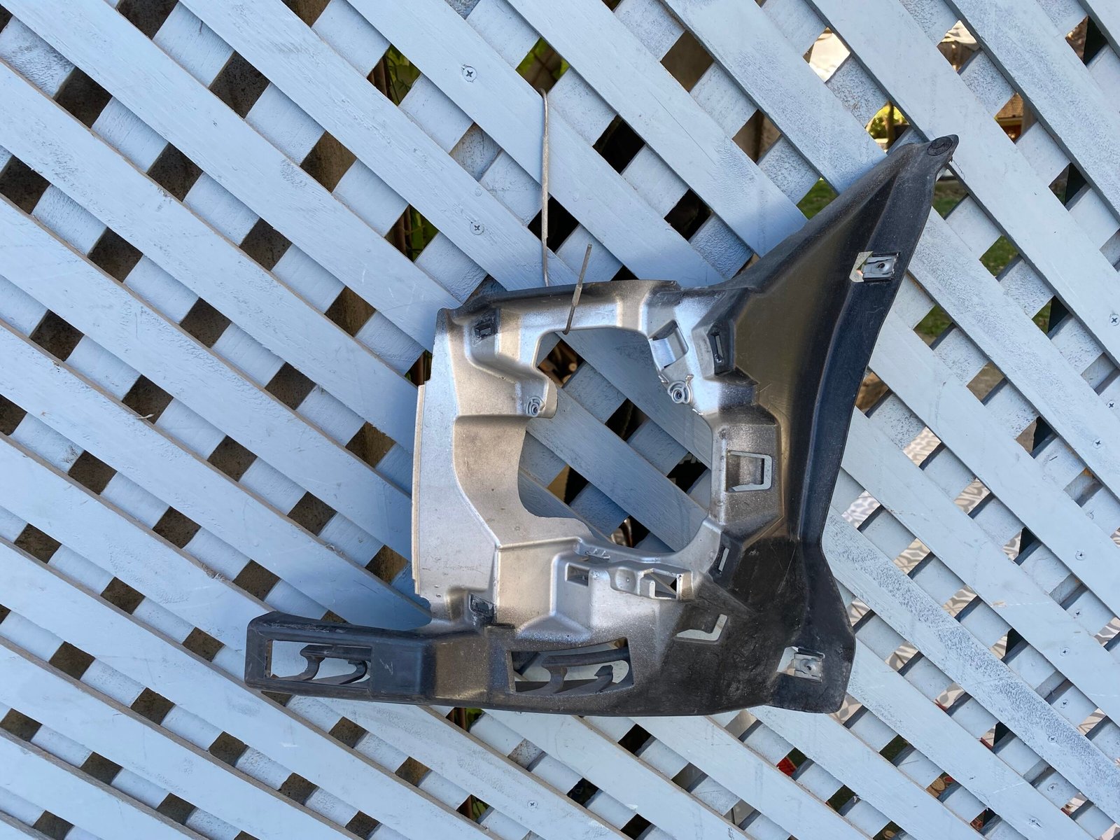 Soporte de neblinero izquierdo BMW 116i F20/ F21 2011 - 2019