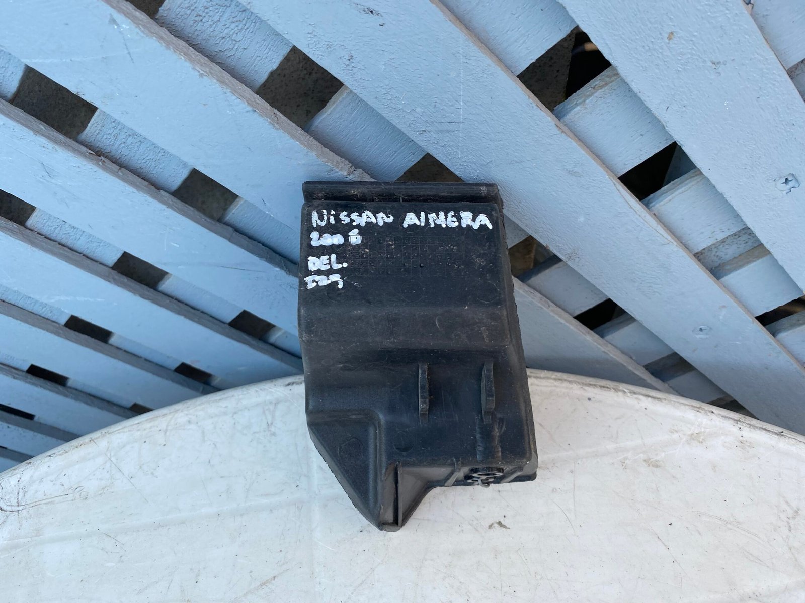 Mensula delantera izquierda Nissan Almera