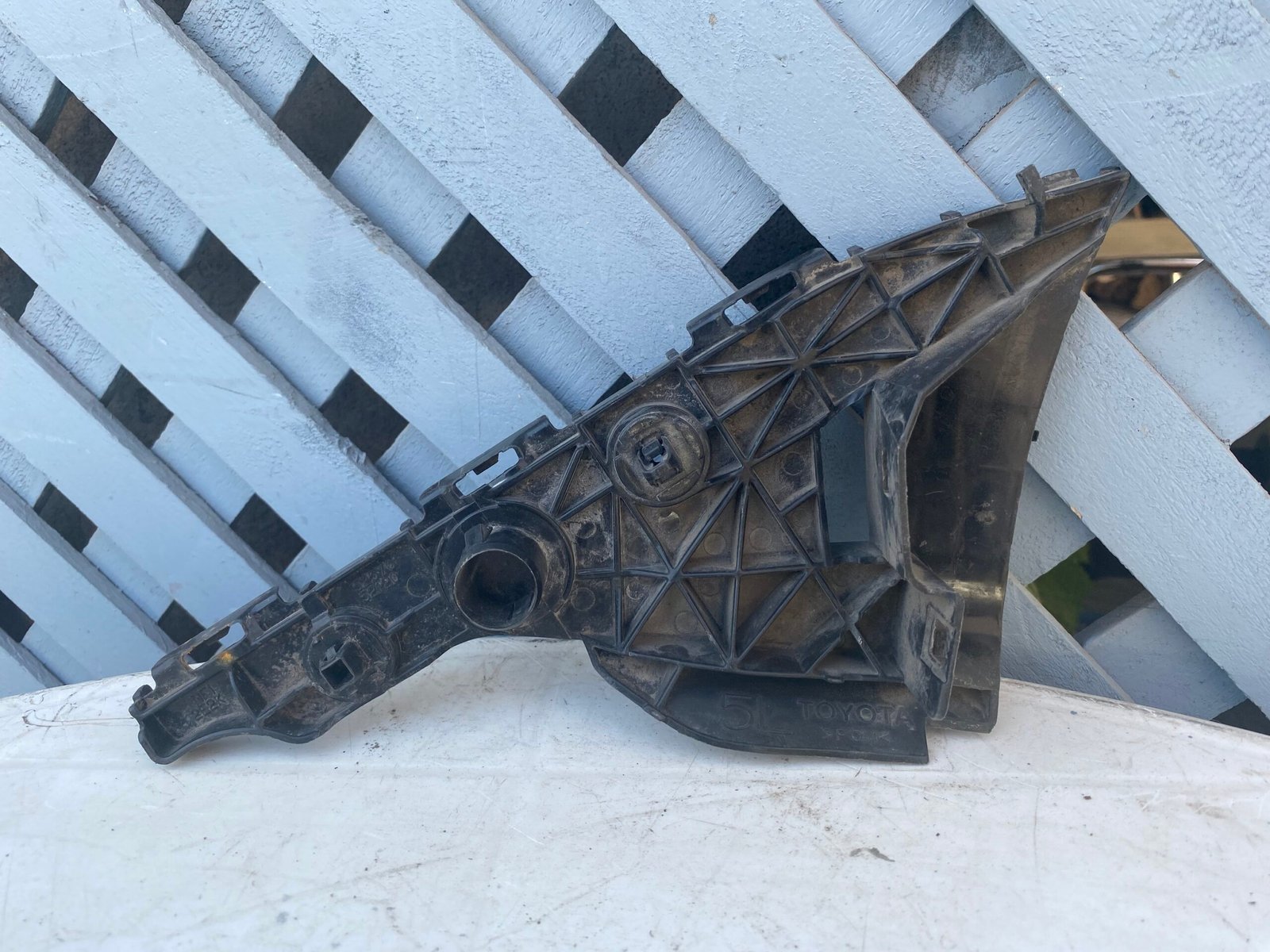Mensula trasera izquierda Toyota Yaris Sedan 2006 - 2013 - Imagen 2