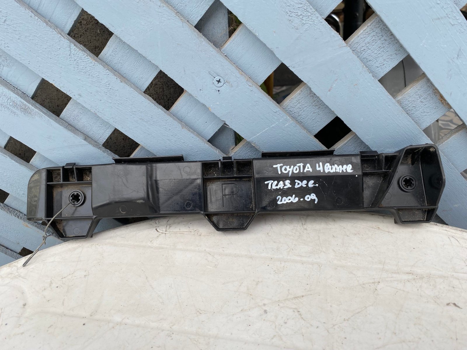 Mensula trasera derecha Toyota 4Runner 2006 - 2009