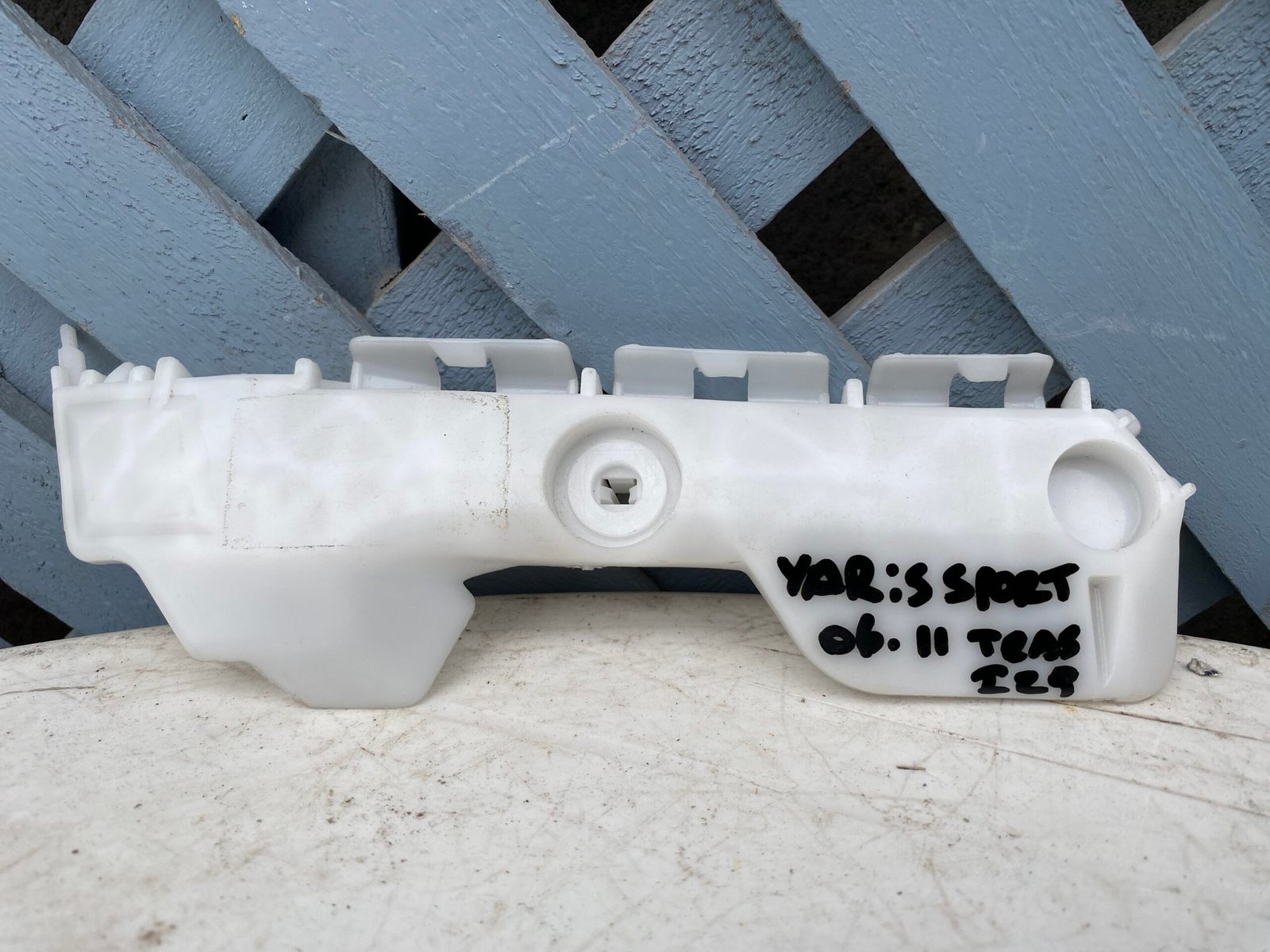 Mensula trasera izquierda Toyota Yaris Sport 2006 - 2011