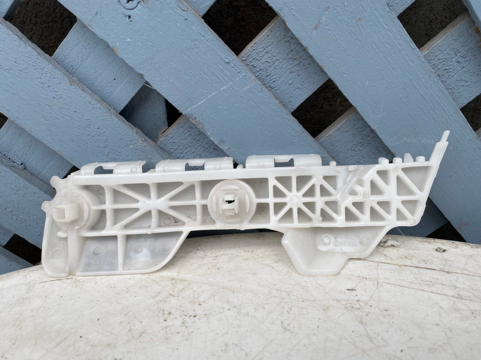 Mensula trasera izquierda Toyota Yaris Sport 2006 - 2011 - Imagen 2