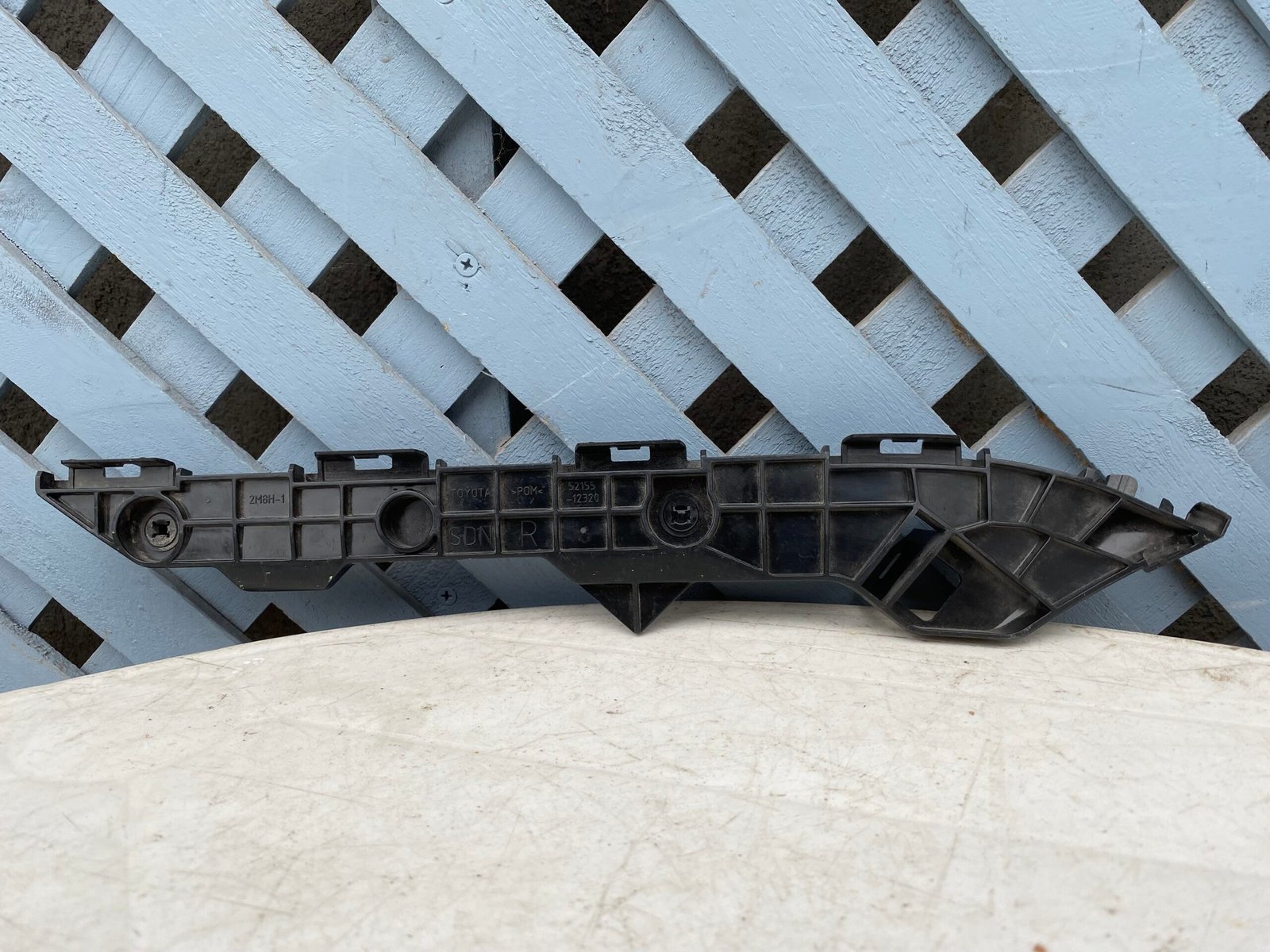 Mensula trasera derecha Toyota Corolla 2007 - 2013