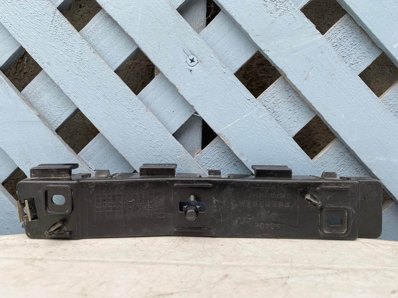 Mensula delantera izquierda Foton Midi Truck doble cabina