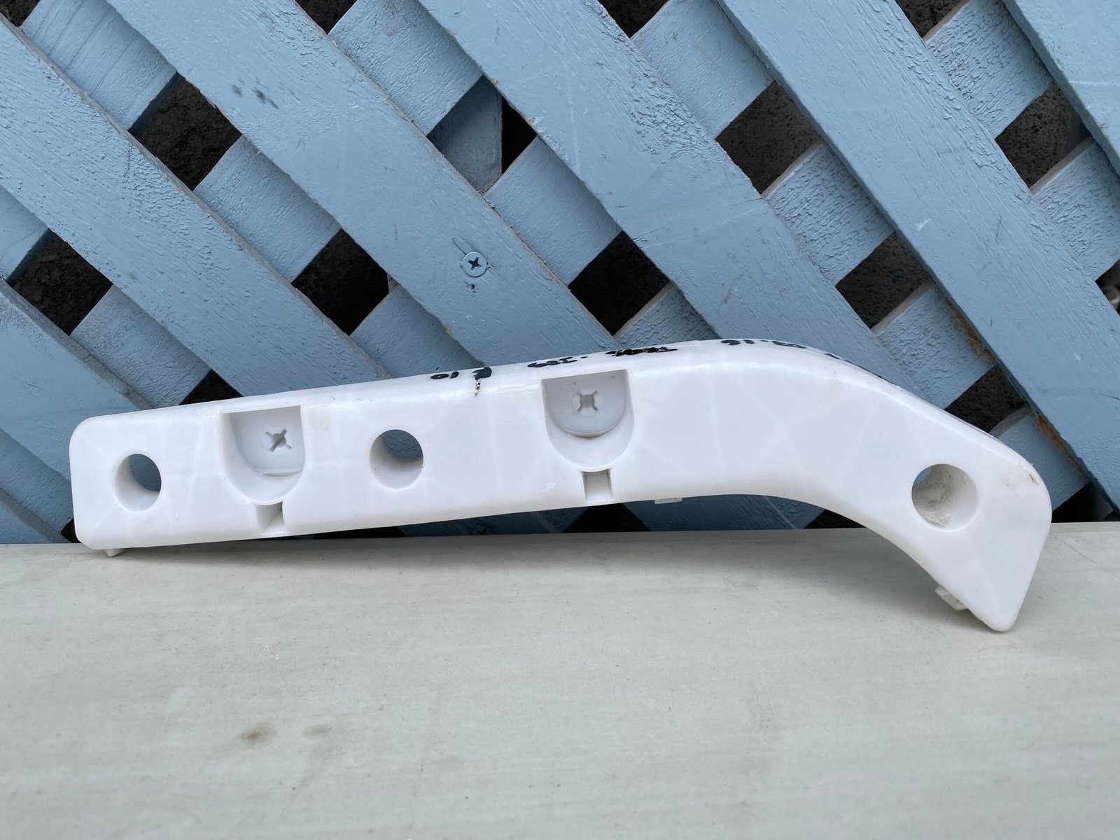 Mensula trasera izquierda Nissan Tiida Sport 2006 - 2018