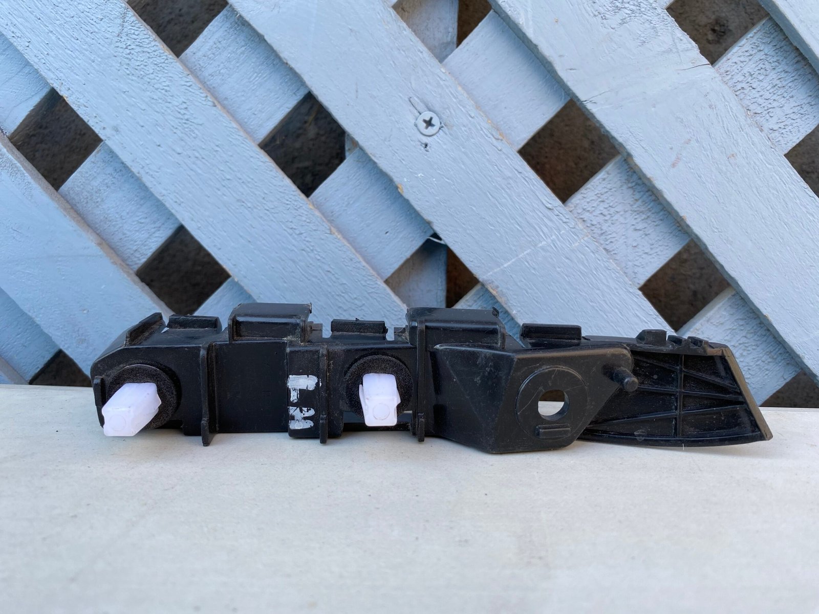 Mensula delantera izquierda Hyundai i10 2011 - 2014