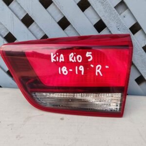 Foco de portalón derecho Kia Rio 5 2018 - 2020