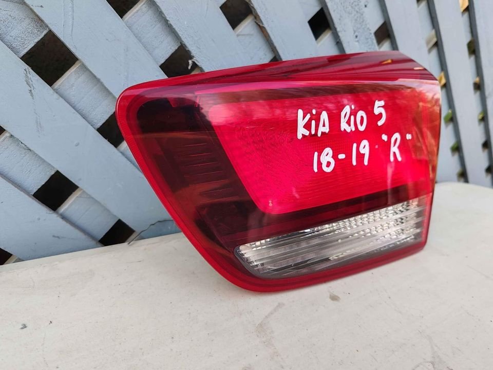 Foco de portalón derecho Kia Rio 5 2018 - 2020 - Imagen 2