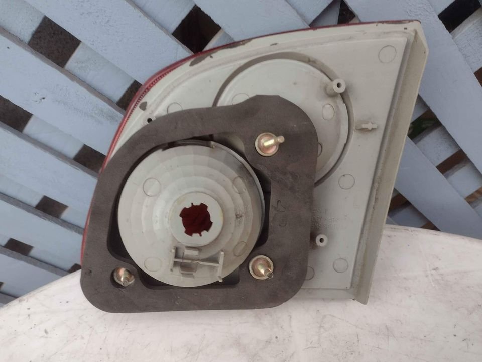 Foco trasero izquierdo Chevrolet Corsa plus 2003 - 2008 - Imagen 4