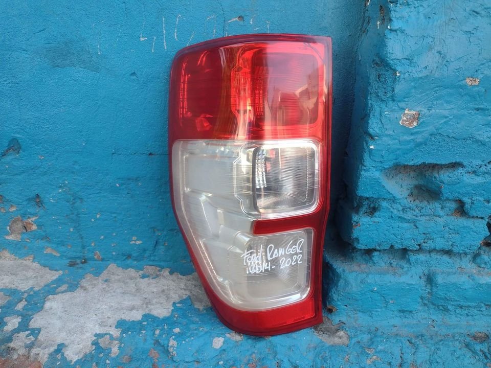 Foco trasero izquierdo Ford Ranger 2014 - 2022