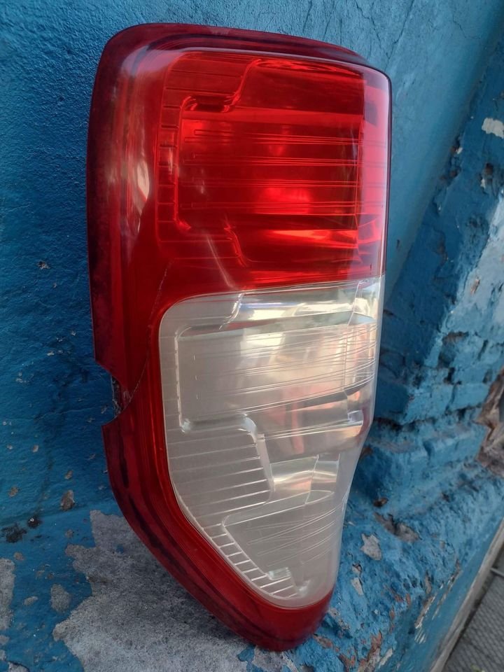 Foco trasero izquierdo Ford Ranger 2014 - 2022 - Imagen 4