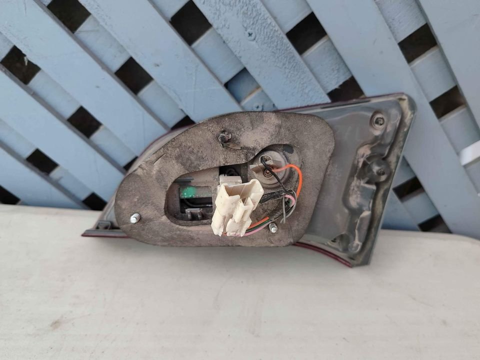 Foco trasero izquierdo de portalón Kia Cadenza 2011 - 2013 - Imagen 6