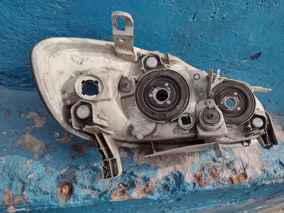 Optico izquierdo Toyota Corolla 2004 - 2008 - Imagen 8