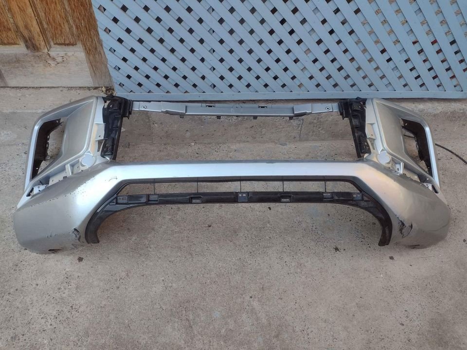 Parachoque delantero Mitsubishi L200 2019 - 2023 - Imagen 2