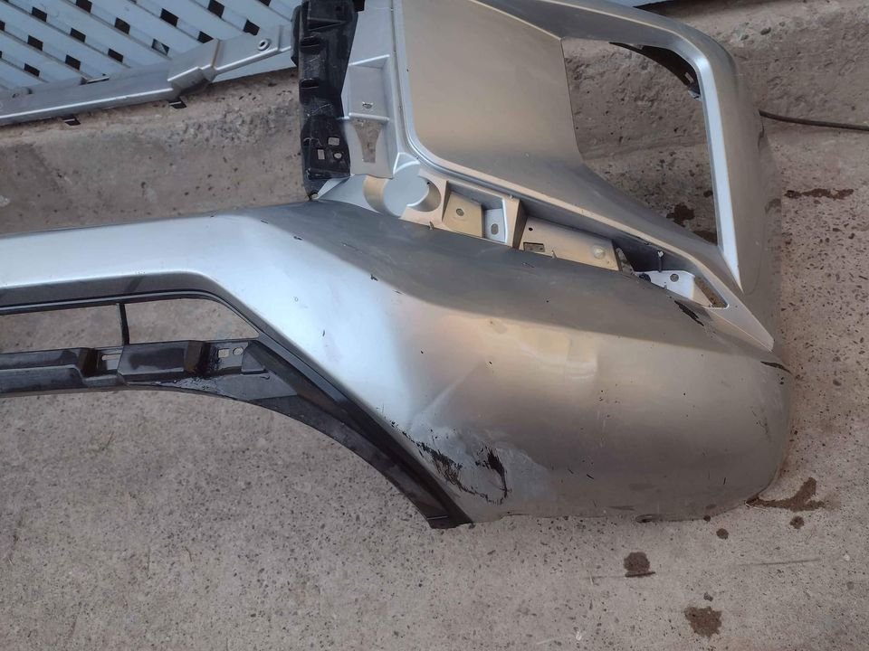 Parachoque delantero Mitsubishi L200 2019 - 2023 - Imagen 5