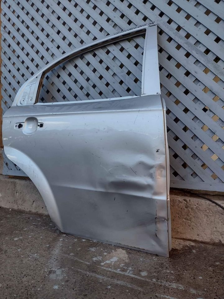 Puerta trasera derecha Chevrolet Aveo 2007 - 2014 - Imagen 3