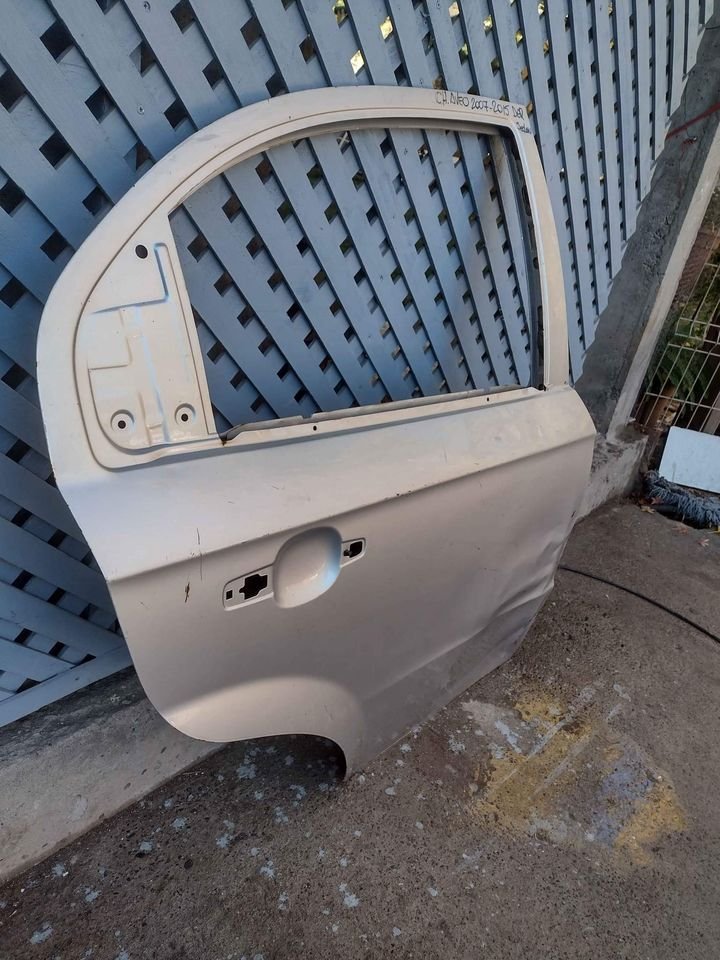 Puerta trasera derecha Chevrolet Aveo 2007 - 2014 - Imagen 4