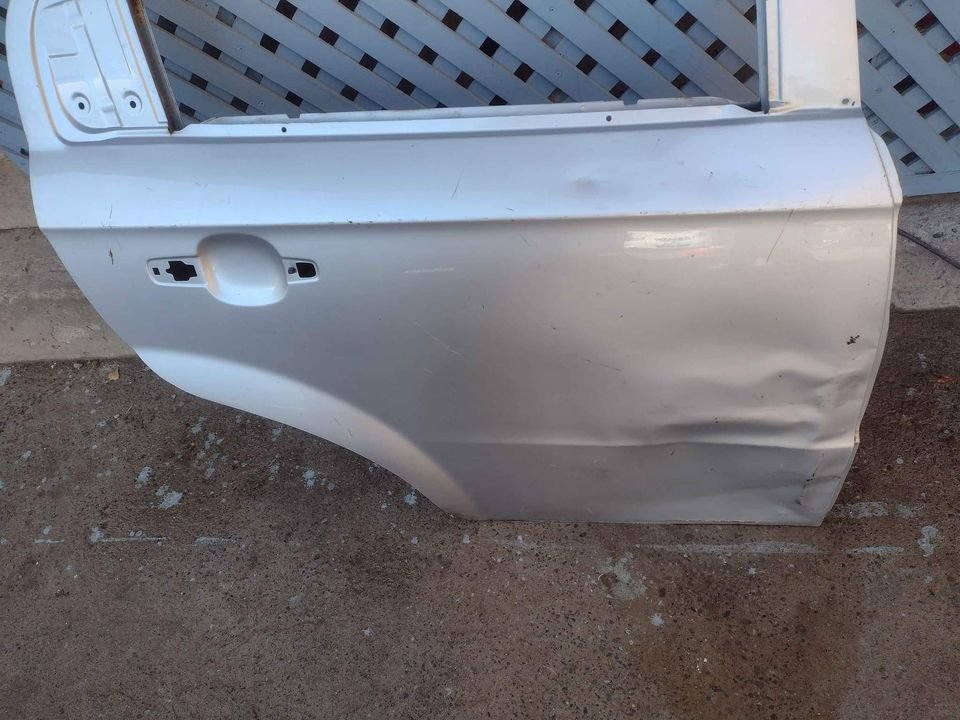 Puerta trasera derecha Chevrolet Aveo 2007 - 2014 - Imagen 5