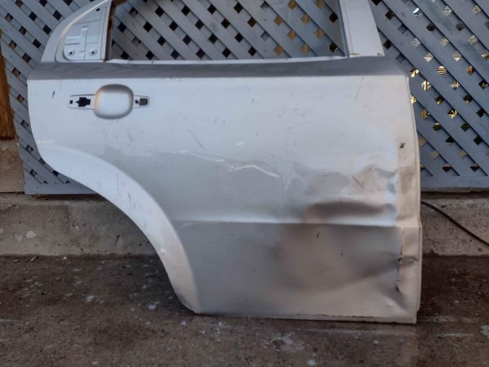 Puerta trasera derecha Chevrolet Aveo 2007 - 2014 - Imagen 6