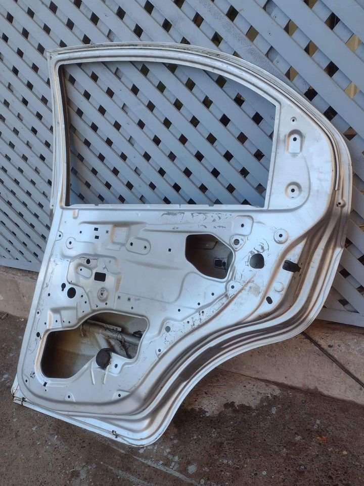Puerta trasera derecha Chevrolet Aveo 2007 - 2014 - Imagen 9
