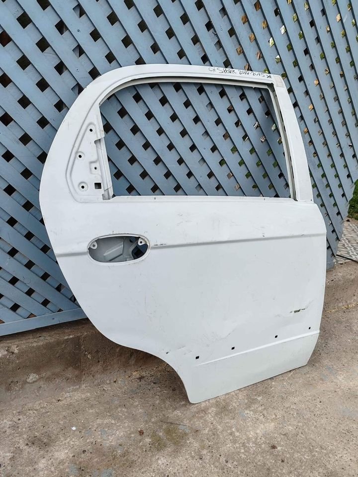 Puerta trasera derecha Chevrolet Spark 2010 - 2015 - Imagen 2