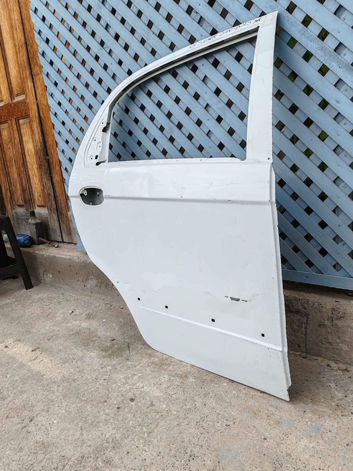 Puerta trasera derecha Chevrolet Spark 2010 - 2015 - Imagen 3