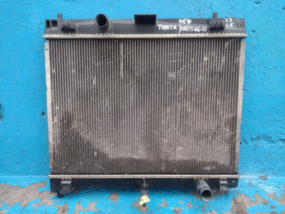 Radiador de agua Toyota Yaris 2006 - 2013