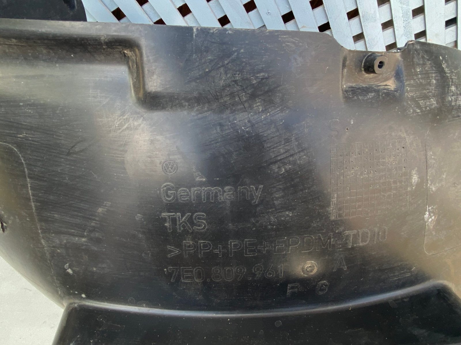 Guardafango delantero izquierdo Volkswagen Transporter 2009 - 2015 - Imagen 4