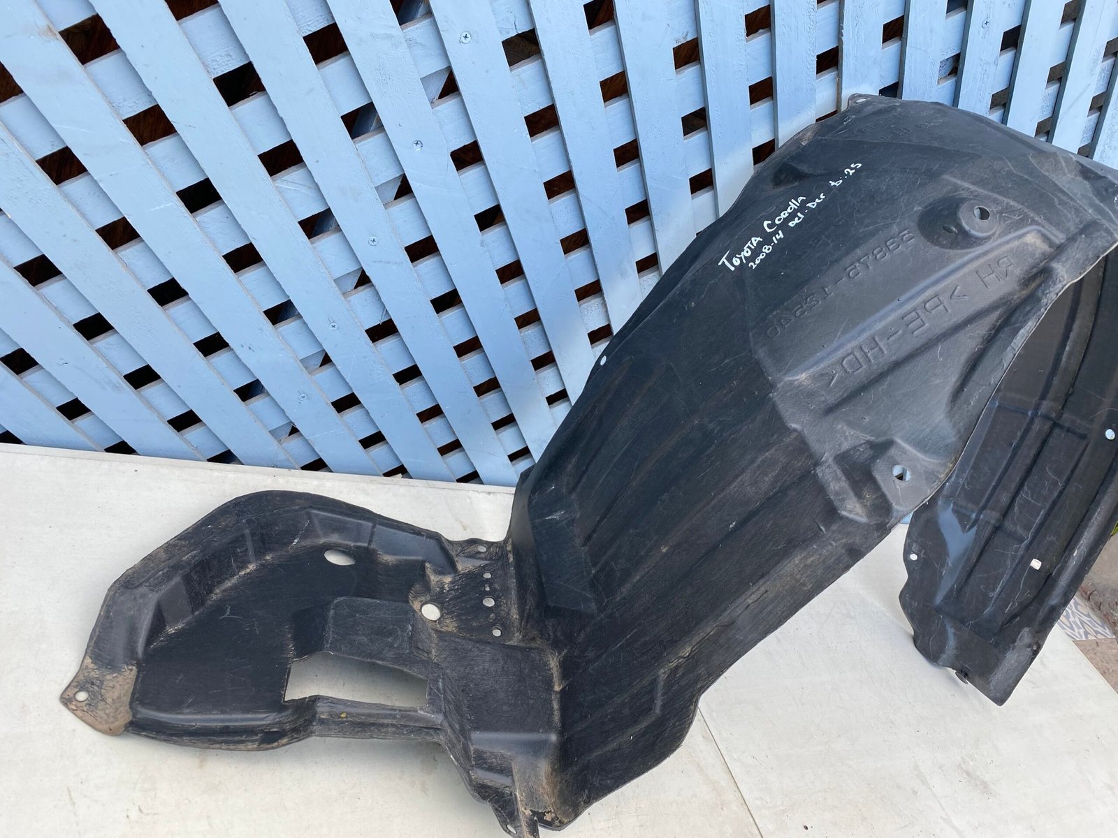 Guardafango delantero derecho Toyota Corolla 2008 - 2014 - Imagen 2